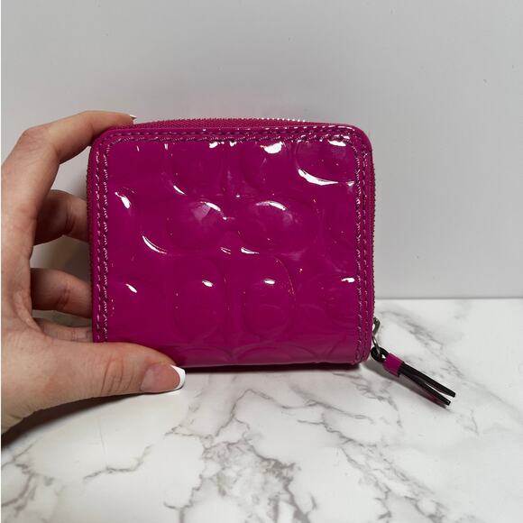 Coach Turnlock Embossed Patent Wallet NWT - Picture 3 of 6